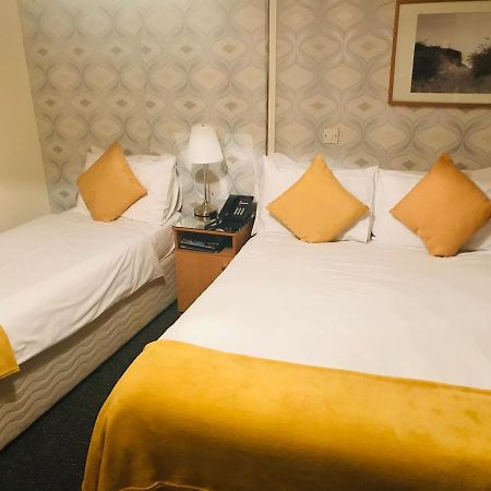 Dobbins Inn แคร์ริกเฟอร์กัส ภายนอก รูปภาพ