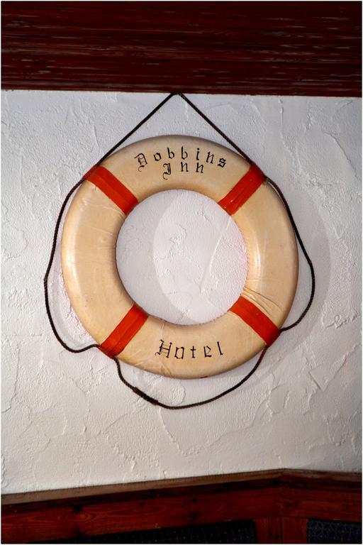 Dobbins Inn แคร์ริกเฟอร์กัส ภายนอก รูปภาพ